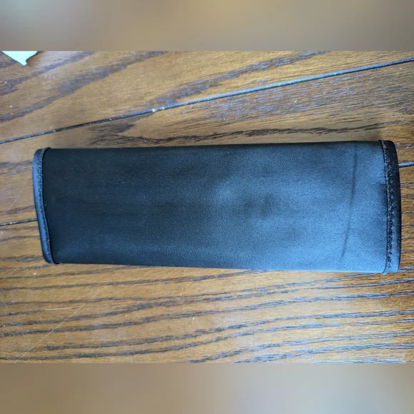 Victoria’s Secret Cosmetic Brush Set - Picture 4 of 9